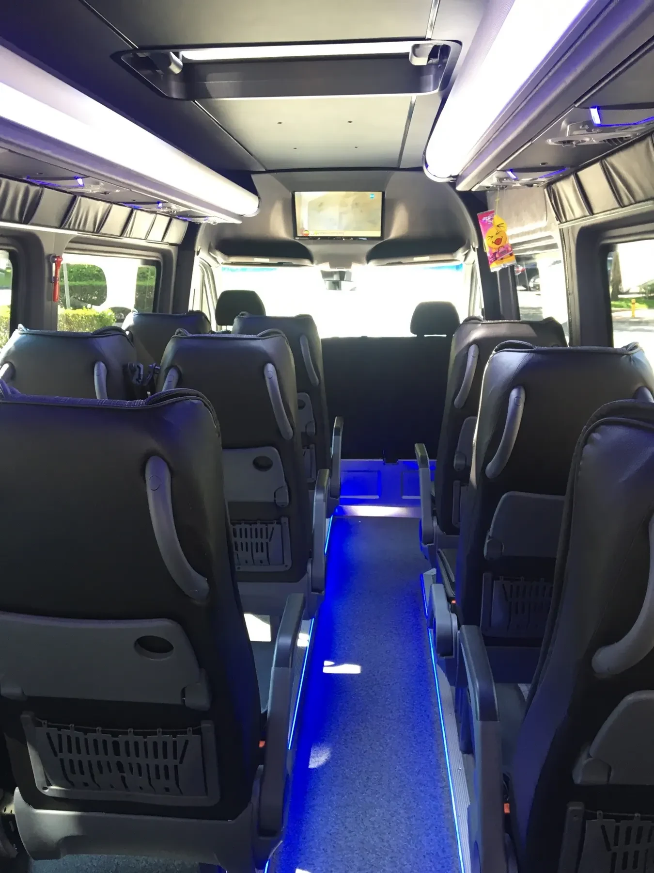 Mercedes Sprinter 14+1 / 15+1 VIP интерьер и галерея 3